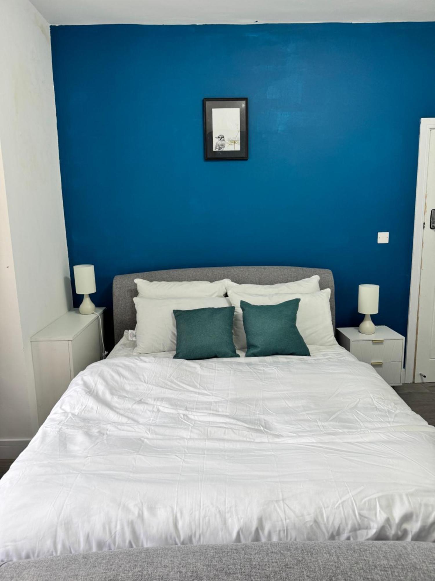 Guest house In Ashford, Heathrow Stanwell