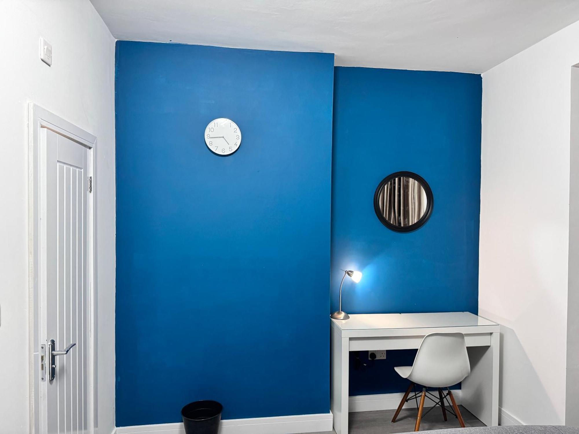 In Ashford, Heathrow Guest house